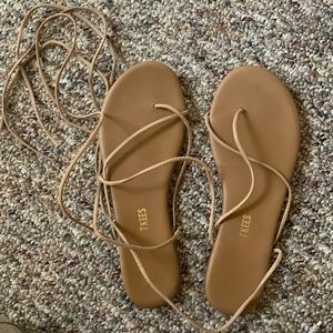 TKEES Roe Hazelton Tie Sandal